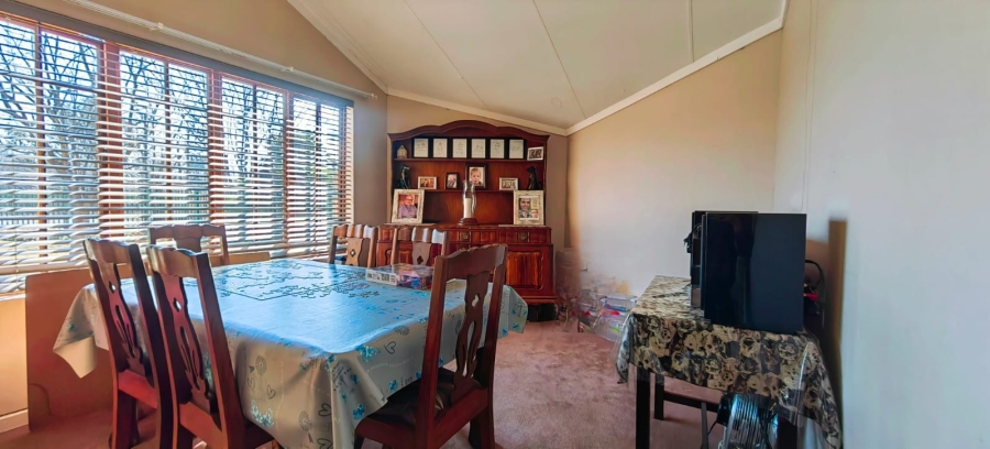 6 Bedroom Property for Sale in Mooivallei Park North West